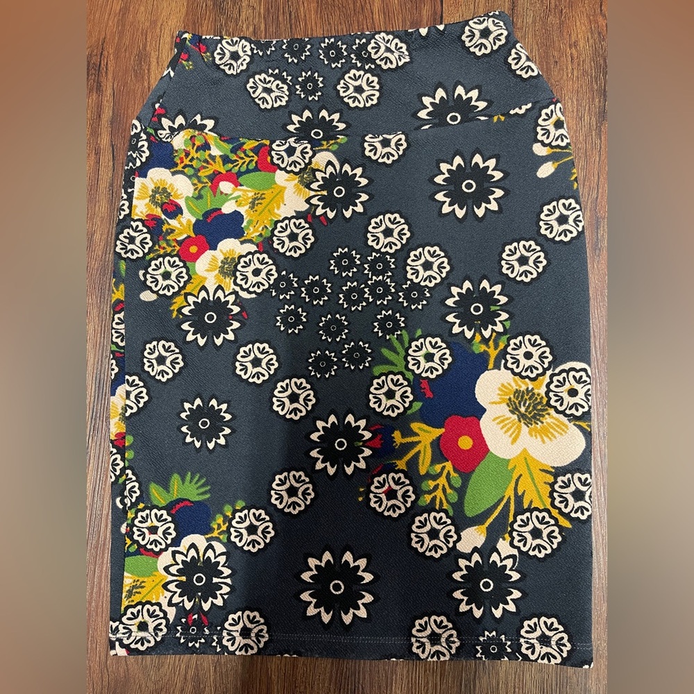 Elegant Floral Pencil Skirt